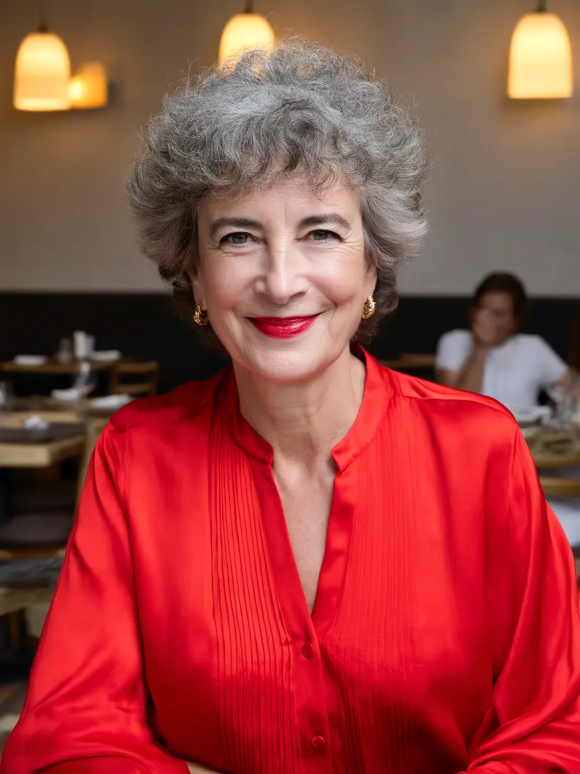 Voluminous Silver Frost Tapered Cut for Oval Faces